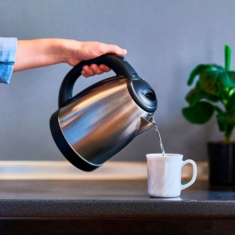 Chaleira Elétrica em Inox - 1,8 L + coador