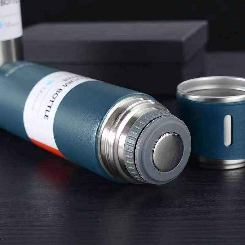 Garrafa Térmica em Aço Inoxidável com 3 Canecas