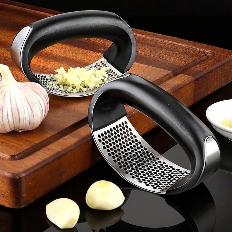 Espremedor de Alho e Amassador em Inox com Design Ergonômico