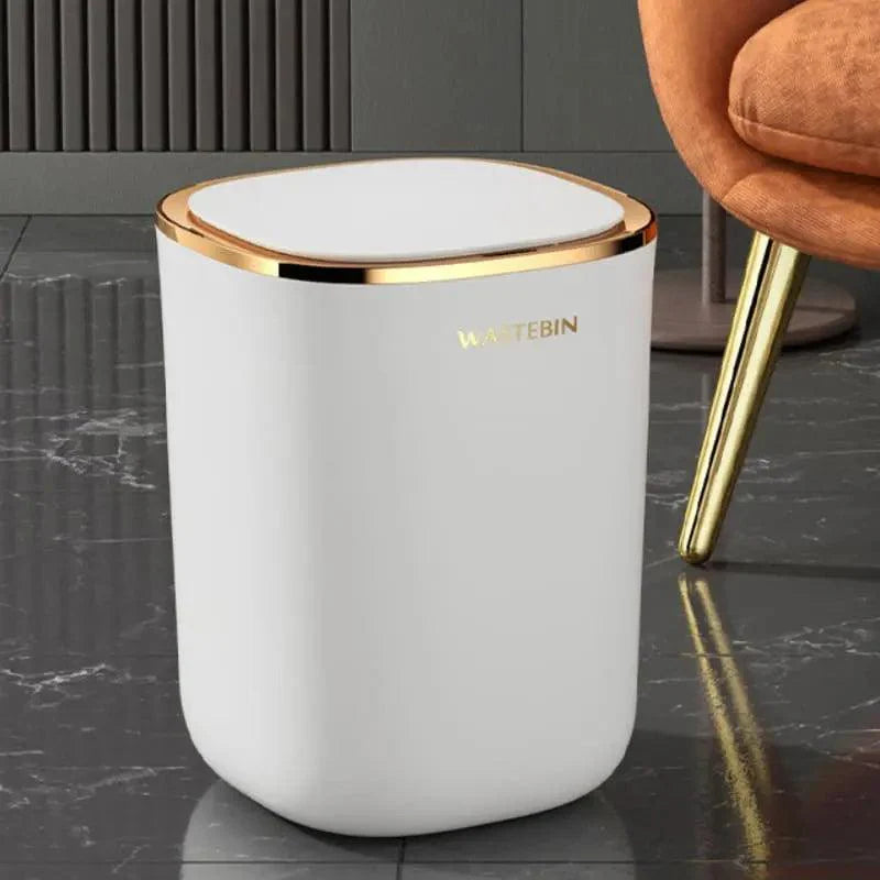 Lixeira Colorida com Sensor Inteligente e Design Sofisticado