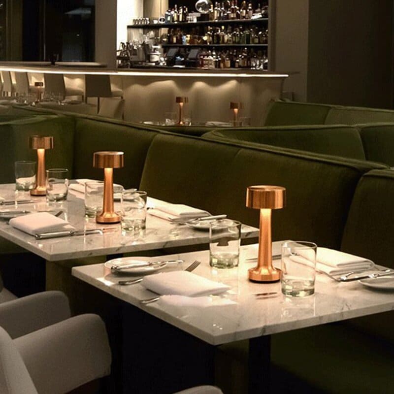 Luminária - de Mesa LED Recarregável com Design Moderno Minimalista