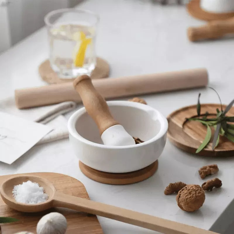Pilão Cerâmico com Base de Madeira para Temperos