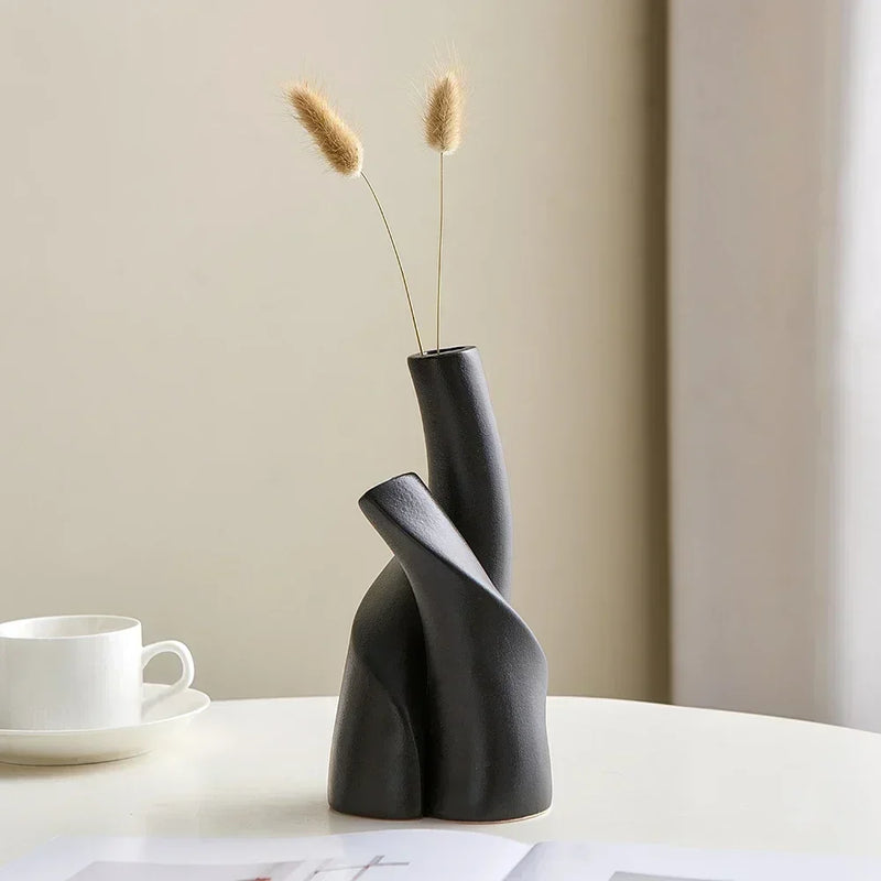 Vaso Escultural Fosco Minimalista em Resina Preto ou Areia