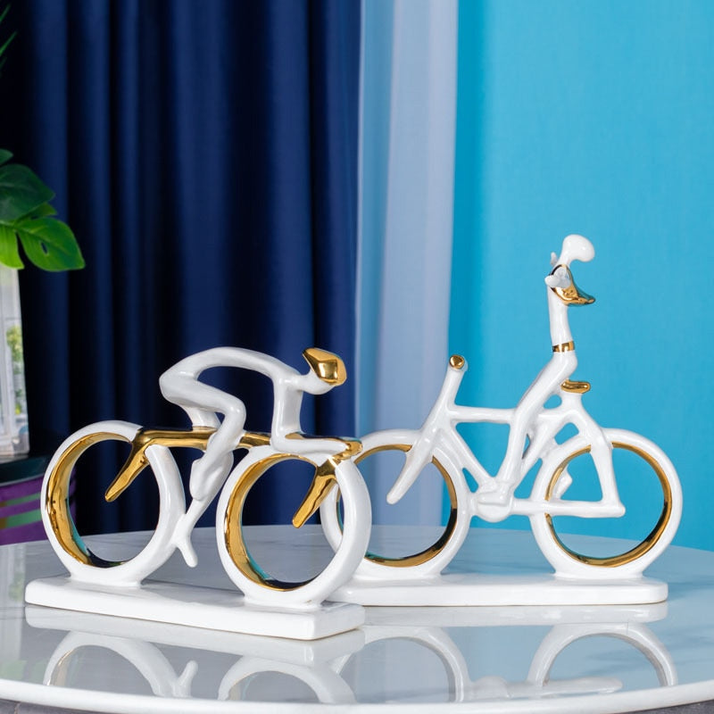 Escultura Bicicleta em Porcelana com Detalhes Dourados