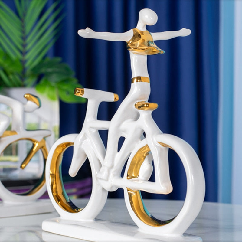 Escultura Bicicleta em Porcelana com Detalhes Dourados