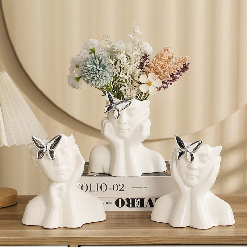 Vaso Decorativo Busto Modernista com Borboleta Metálica