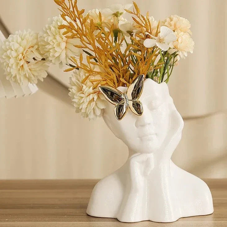 Vaso Decorativo Busto Modernista com Borboleta Metálica