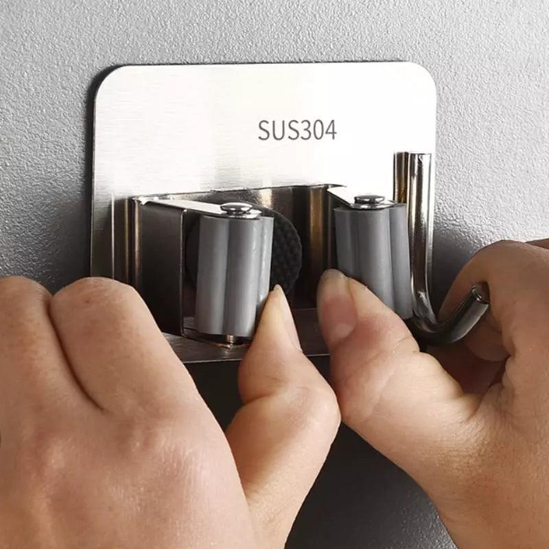 Suporte Adesivo para Vassoura em Aço Inoxidável