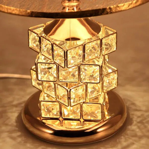 Luminária - Abajur de Cristal com Design Contemporâneo