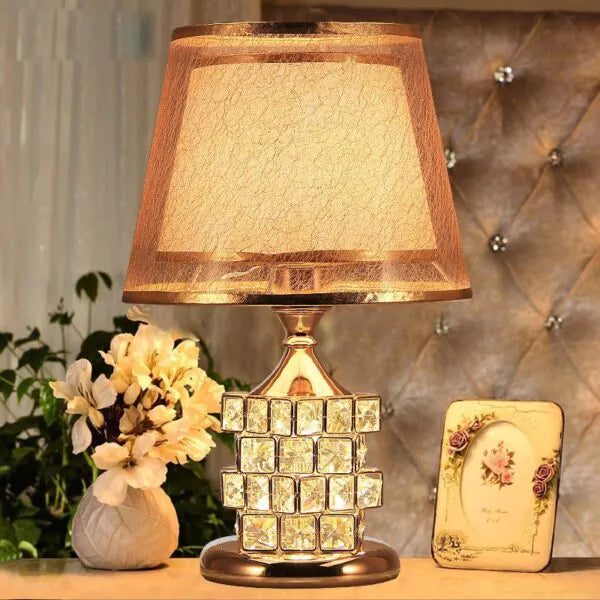 Luminária - Abajur de Cristal com Design Contemporâneo