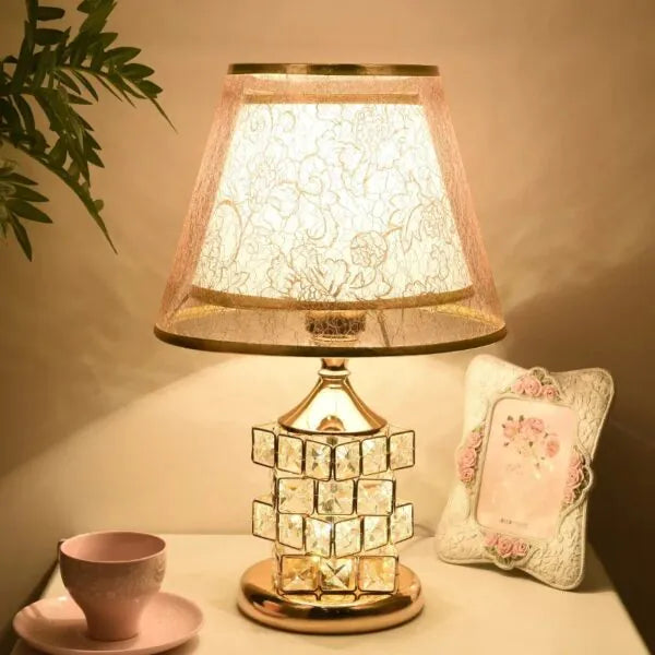 Luminária - Abajur de Cristal com Design Contemporâneo