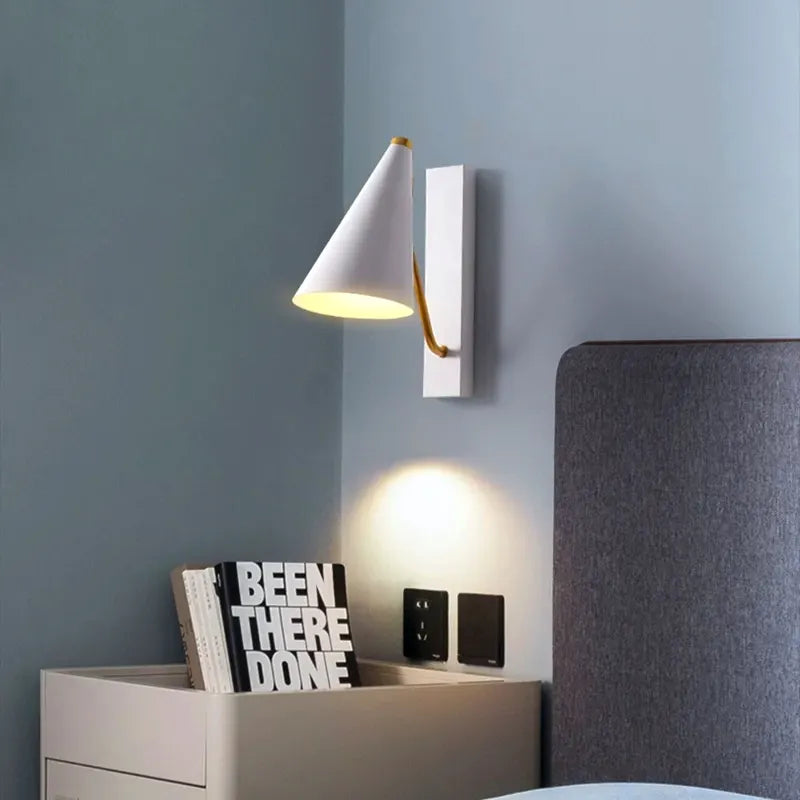 Luminária - Arandela Modern Slim com Braço Dourado