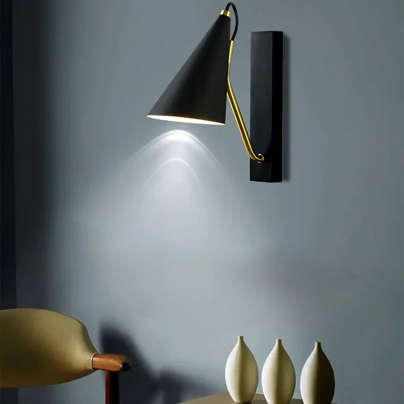 Luminária - Arandela Modern Slim com Braço Dourado
