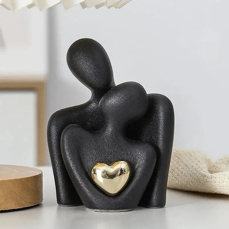Escultura Minimalista Casal Apaixonado em Cerâmica