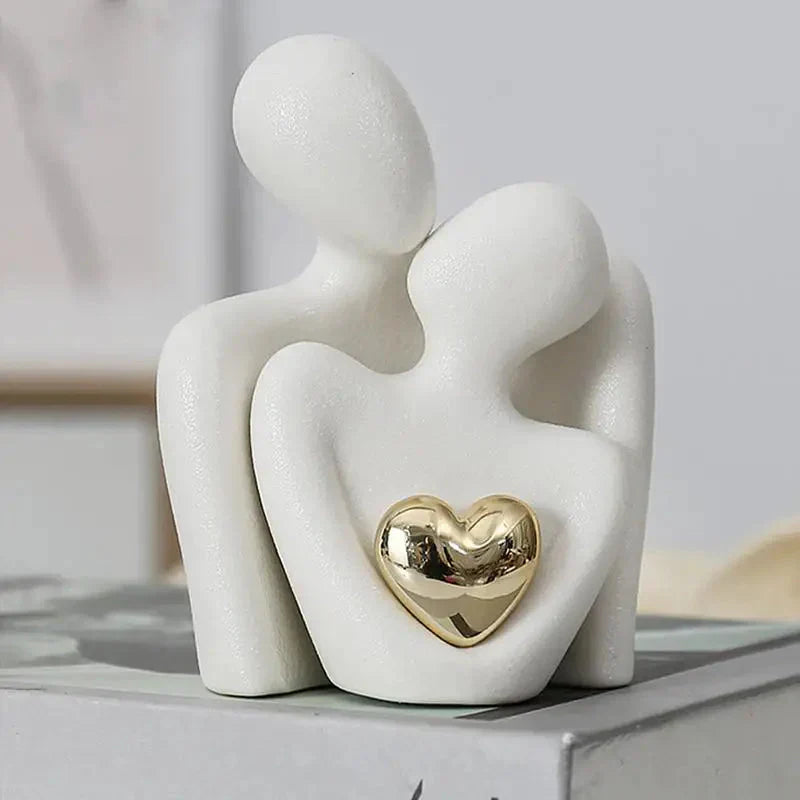 Escultura Minimalista Casal Apaixonado em Cerâmica