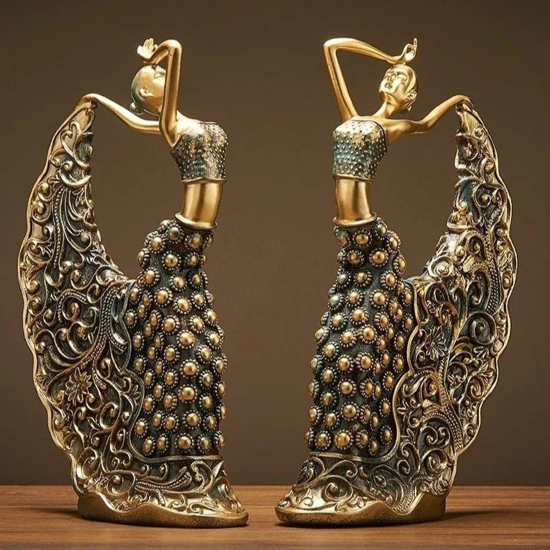 Escultura Bailarina em Resina com Detalhes Florais